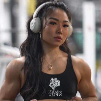 Hikaru Komiyama Biography